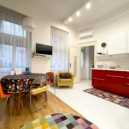 בודפשט Rainbow Pearl Apartment At St Stephen' S Basilica מראה חיצוני תמונה