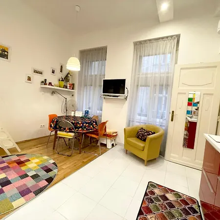 בודפשט Rainbow Pearl Apartment At St Stephen' S Basilica מראה חיצוני תמונה